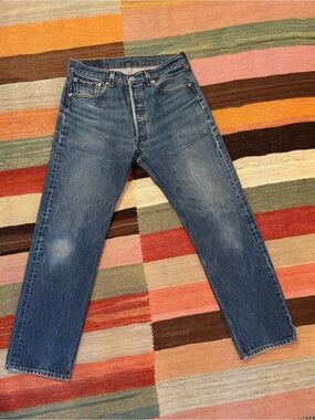 Vintage Levi’s 501 Straight-Leg Blue Jeans - Classic Denim